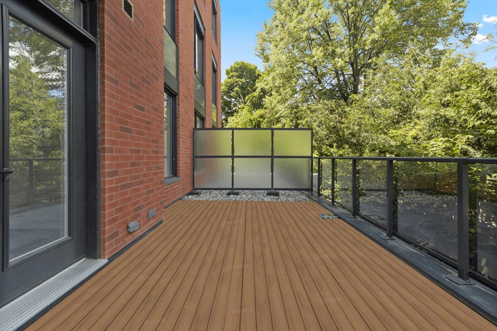 01.25 Oakio WPC composite deck tiles for balcony 1 1024x683 1