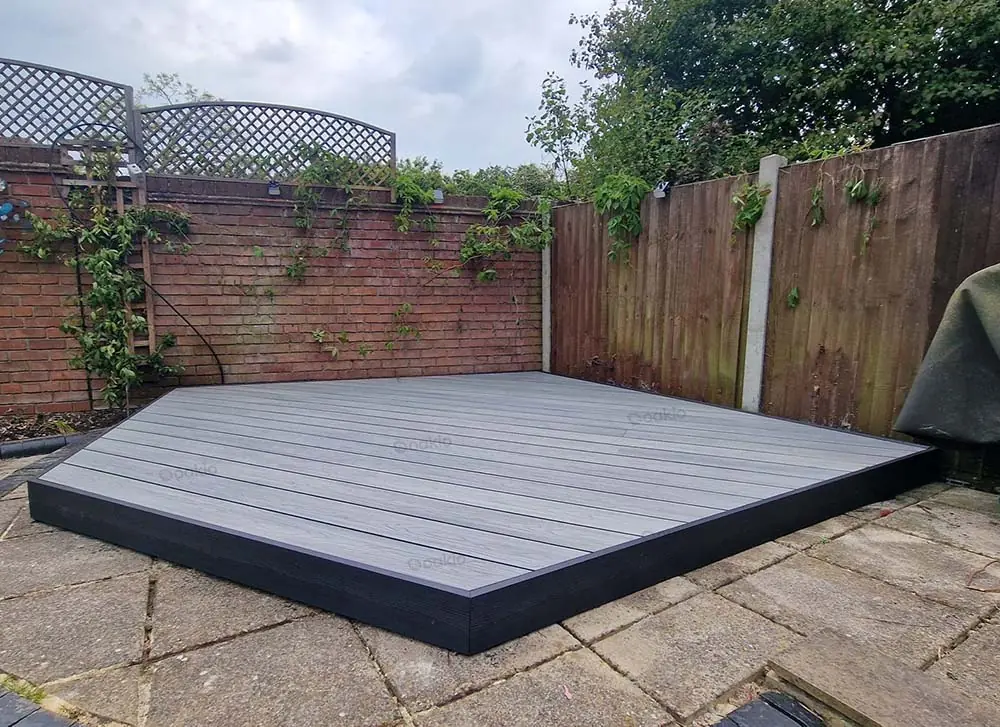 Floating Deck with oakio wpc decking