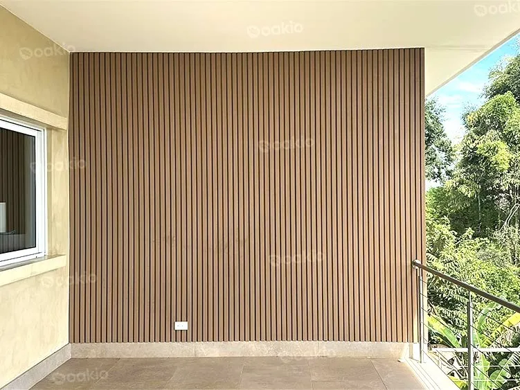 balcony wall with oakio wpc cladding